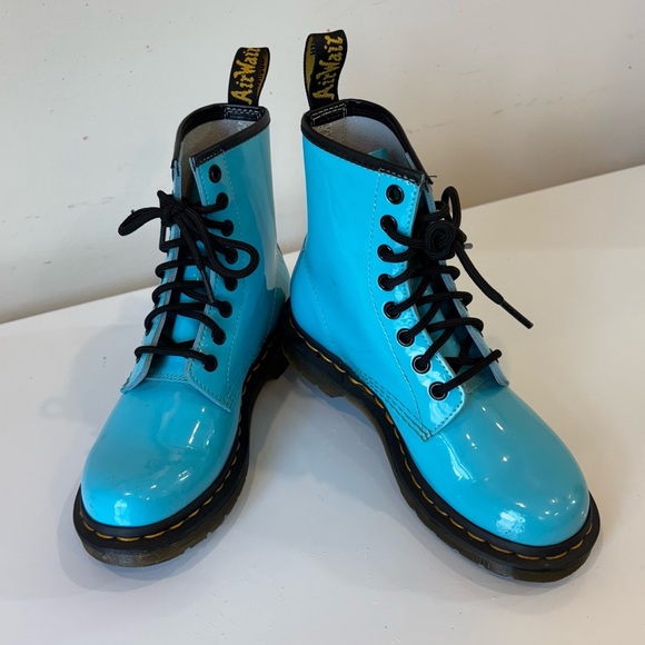 Dr. Doc Martens Sz 5 Air Wair Turquoise Patent Boots - Picture 3 of 13